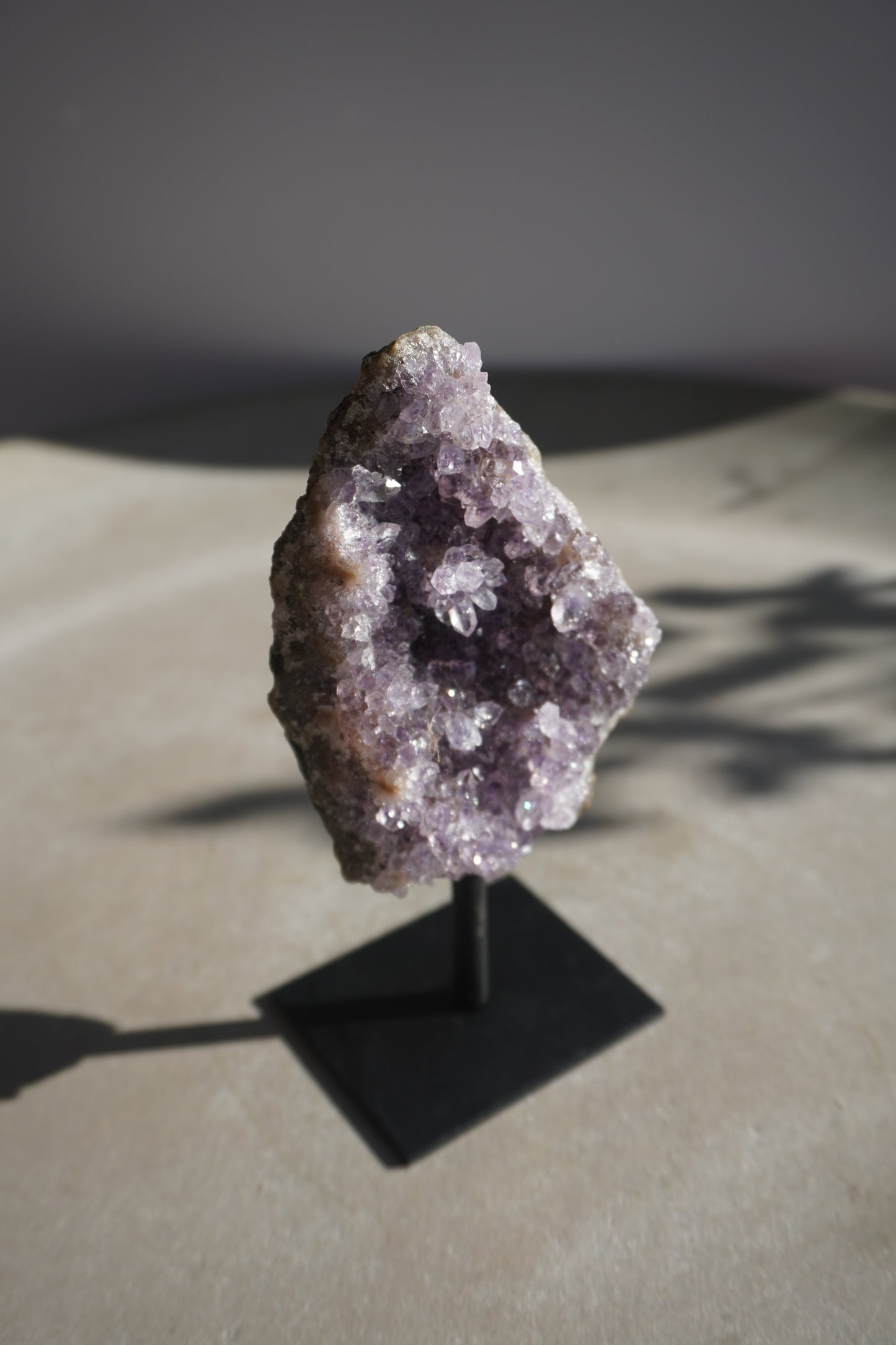 Amethyst auf Ständer