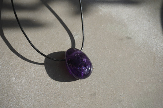 Amethyst Anhänger mit Lederband