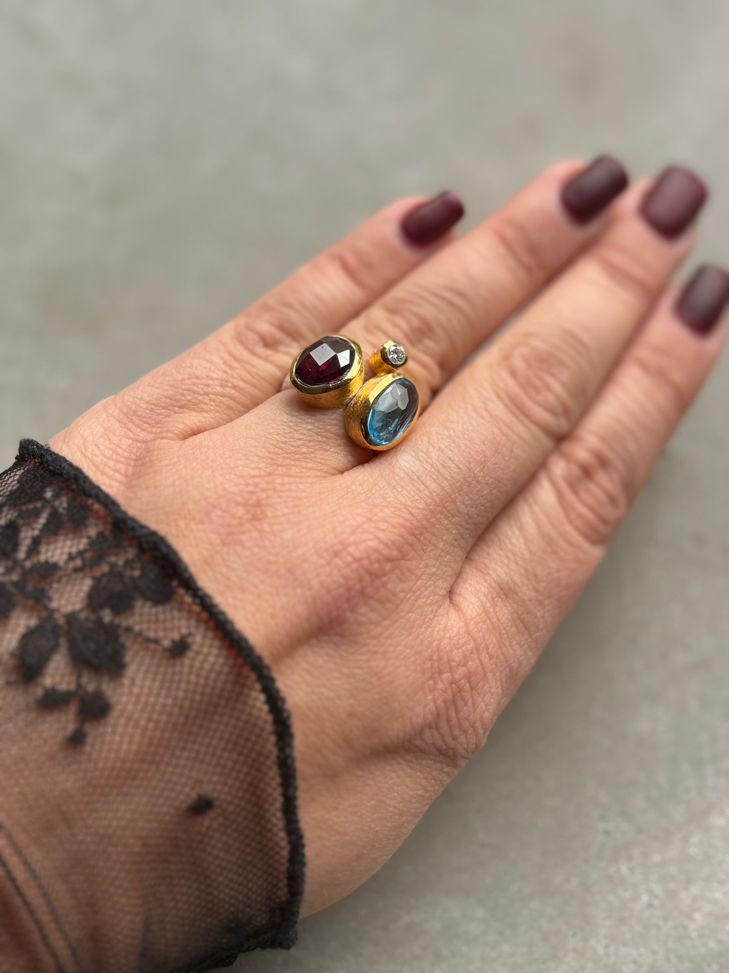 Unikat - Granat, Blautopas & Diamant Ring