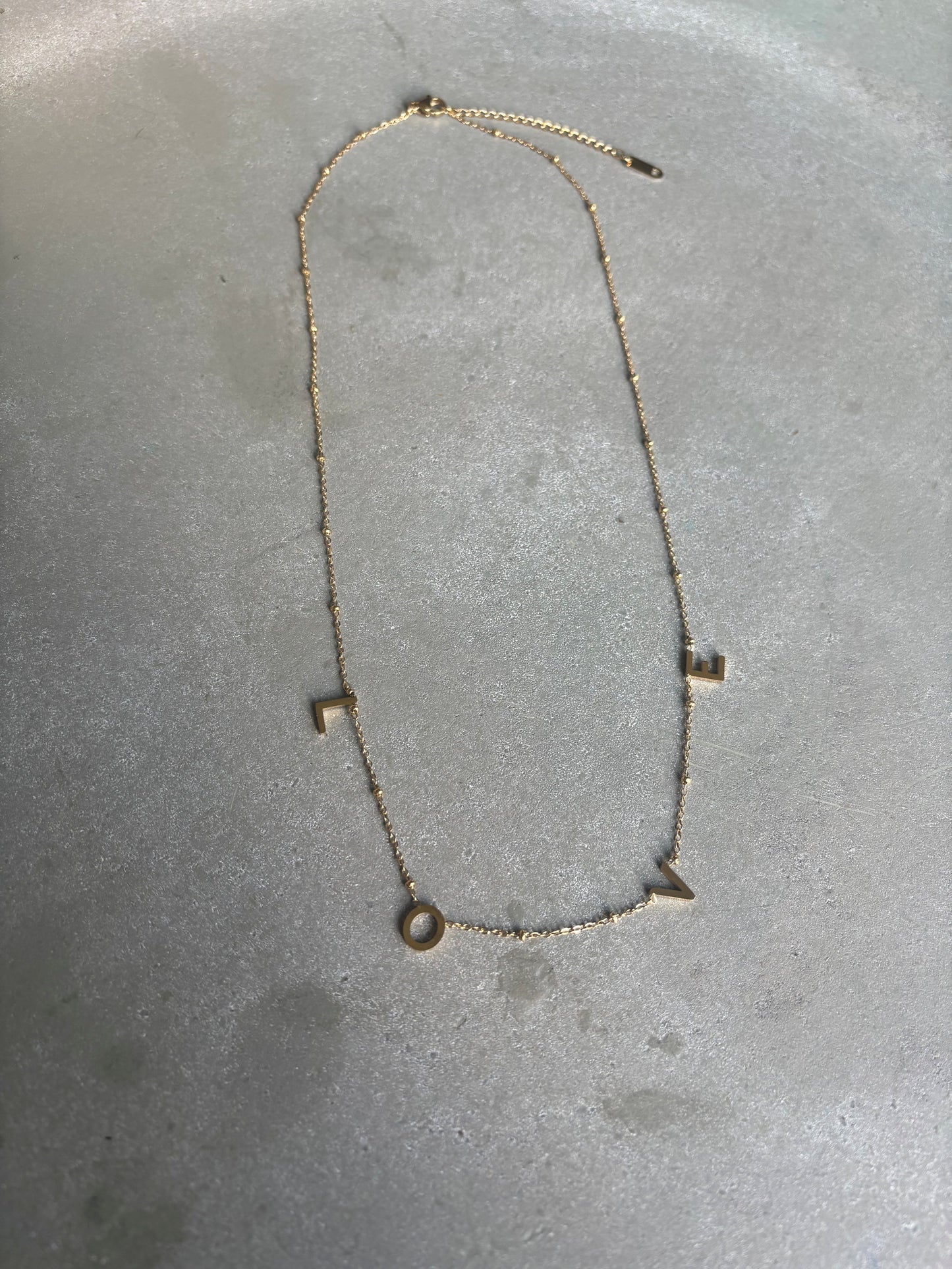 Halskette LOVE Gold
