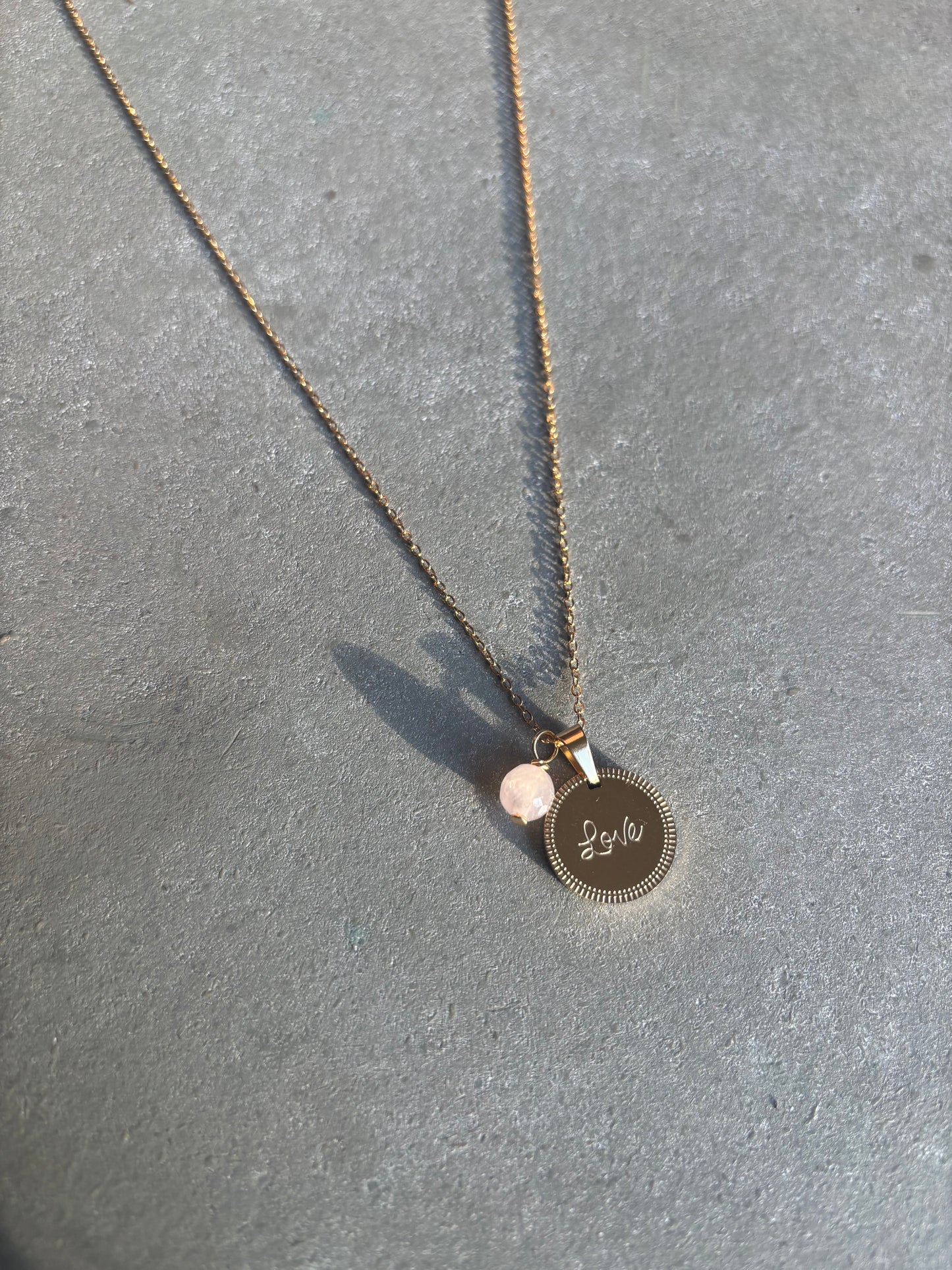 Halskette LOVE Gold