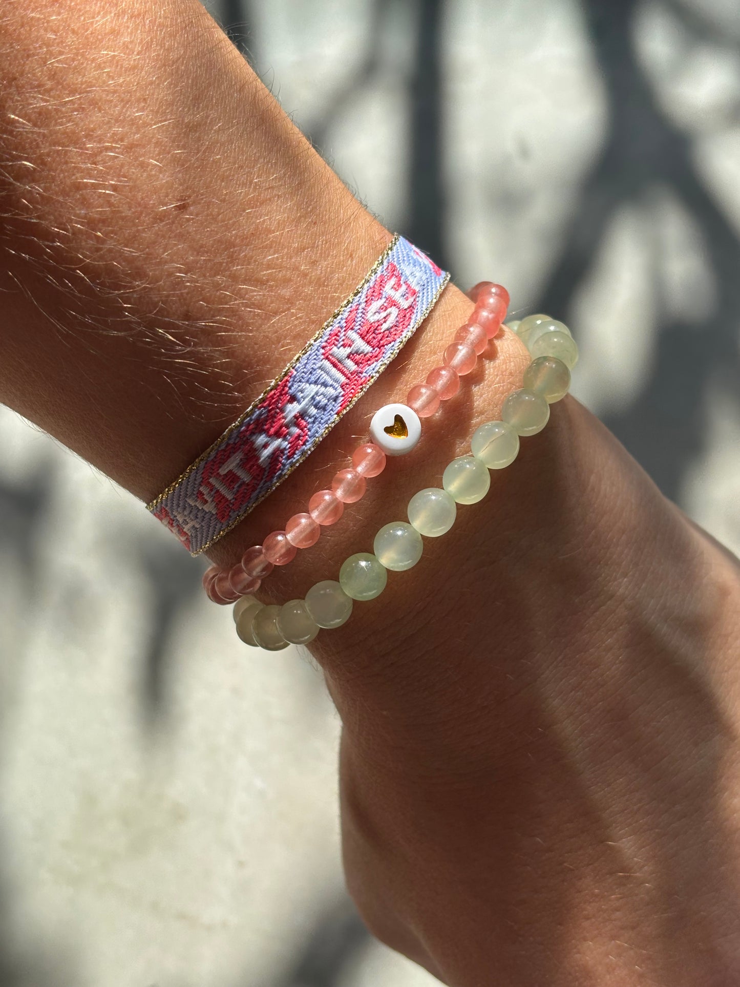 Erdbeerquarz Kugelarmband "Herz" Gold