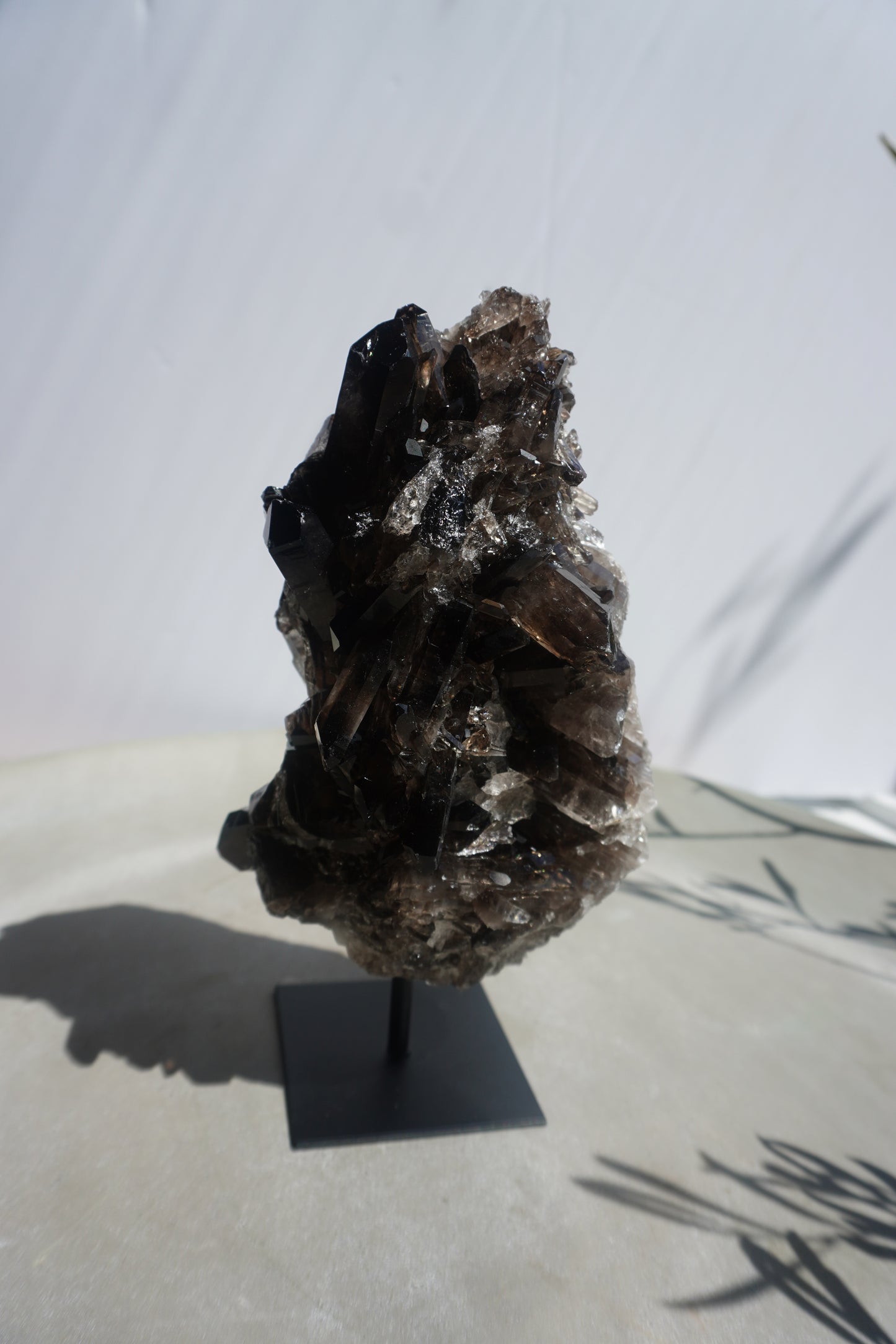 Rauchquarzstufe auf Metallständer